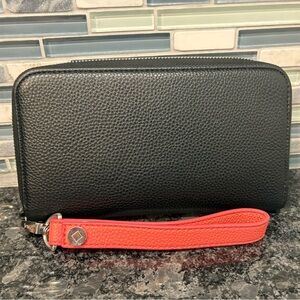 Thirty-One All About The Benjamins with Wristlet Strap